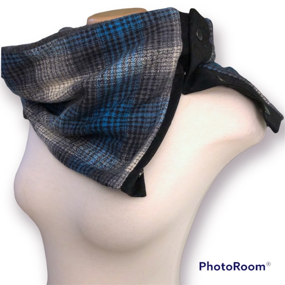 Plaid cowl snap scarf - Picture 1 of 4